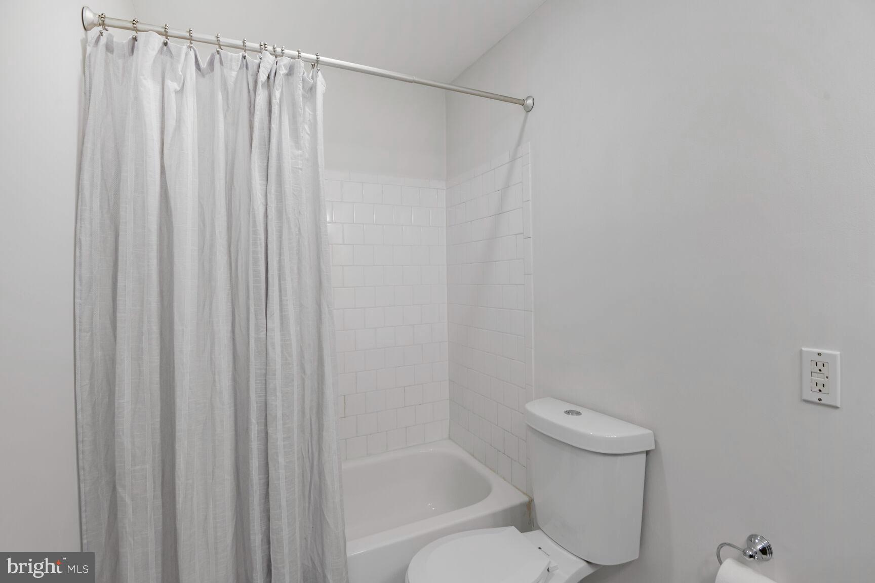 1640 Kramer Street Northeast Washington, DC 20002 - Photo 15 of 16 With Tub-Shower Combo