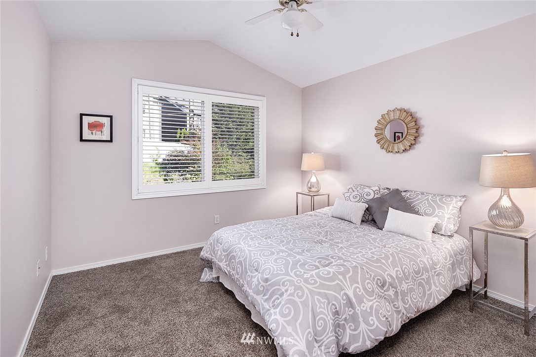 522 Elma Place Northeast Renton, WA 98059 - Photo 12 of 16