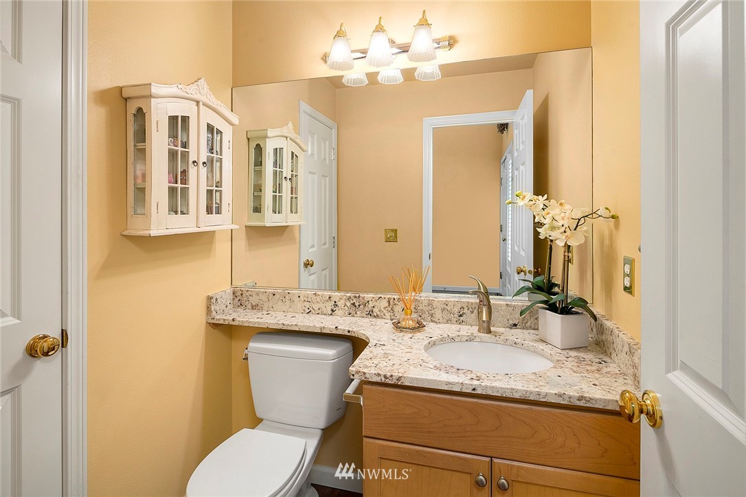 522 Elma Place Northeast Renton, WA 98059 - Photo 9 of 16