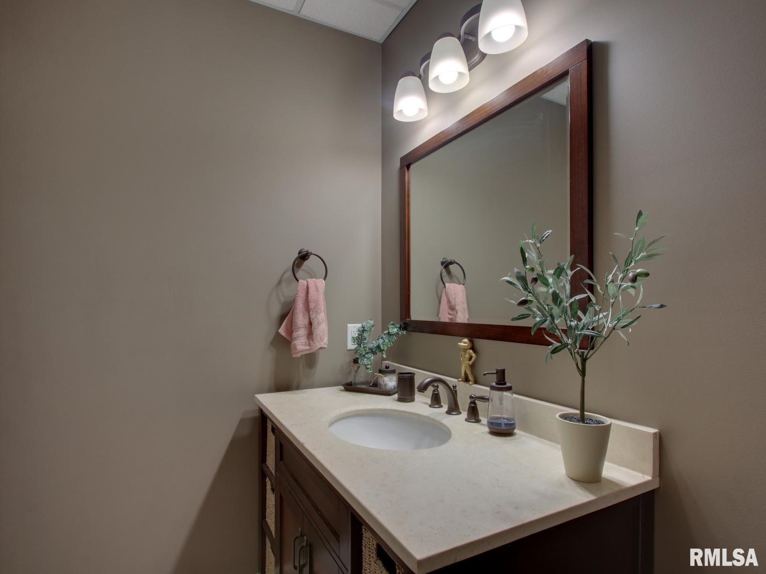 507 East High Street Mendon, IL 62351 - Photo 31 of 43