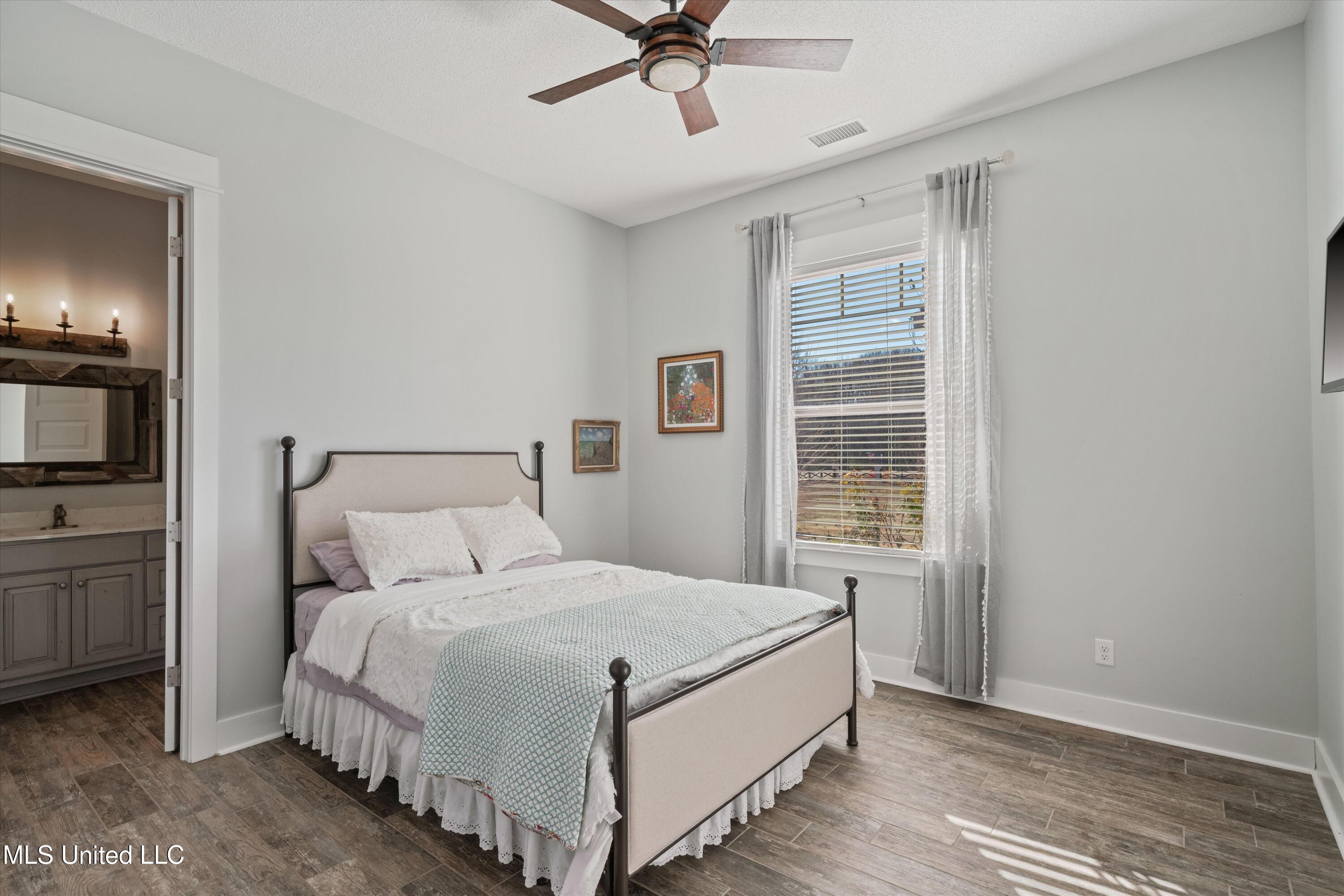 1122 Getwell Road Hernando, MS 38651 - Photo 23 of 29 getwell rd bedroom 3