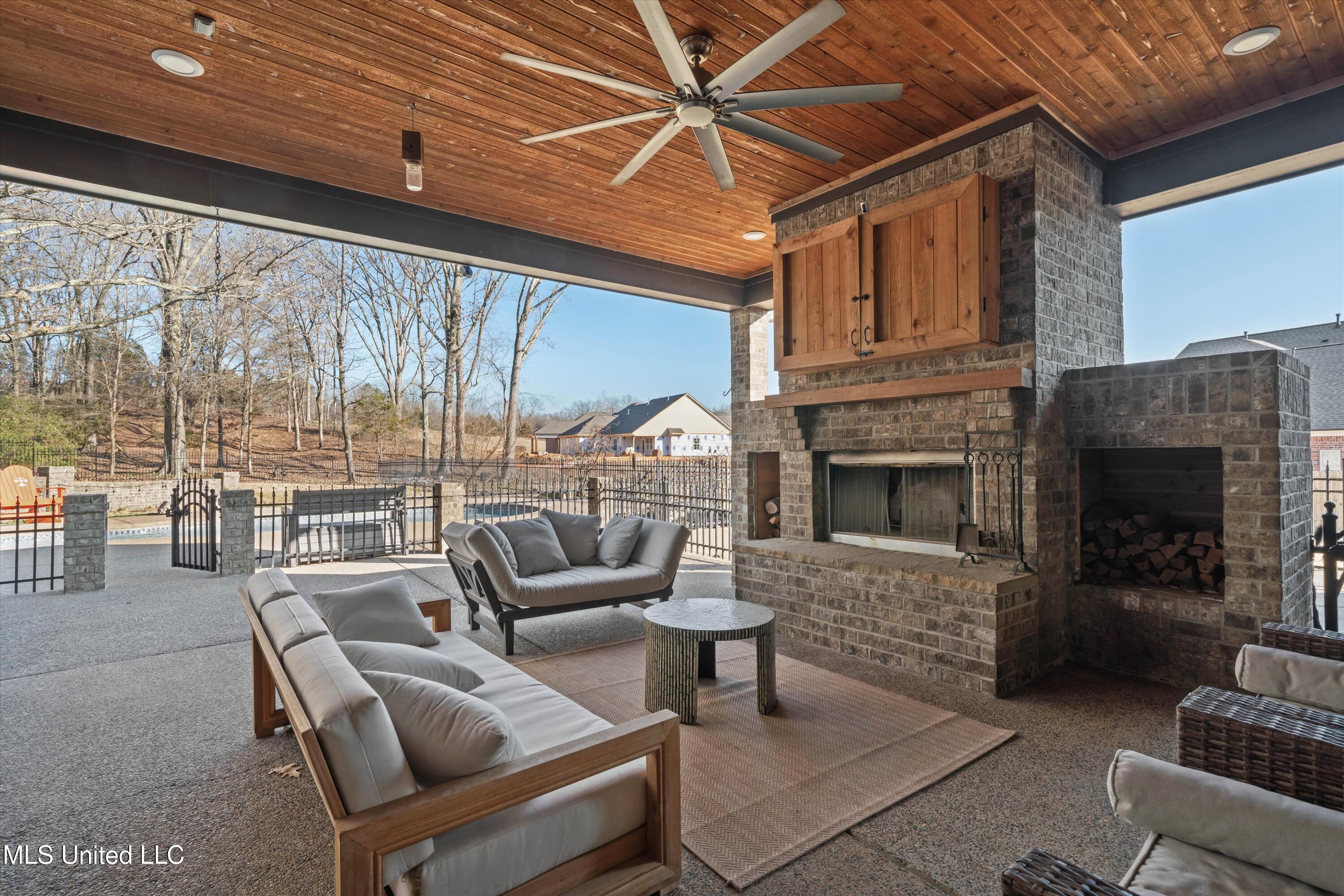1122 Getwell Road Hernando, MS 38651 - Photo 25 of 29 getwell rd outside covered patio