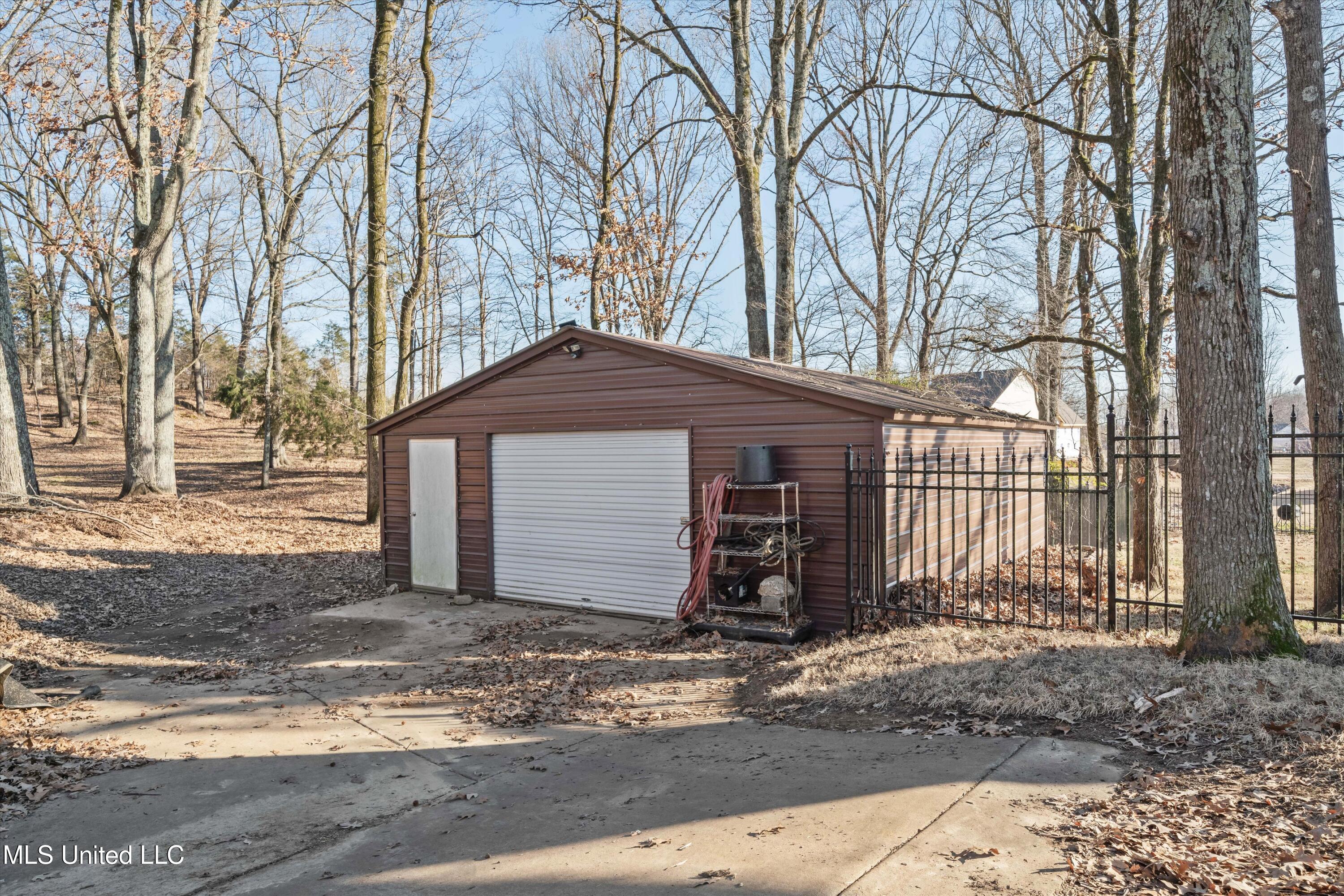 1122 Getwell Road Hernando, MS 38651 - Photo 27 of 29 getwell rd workshop