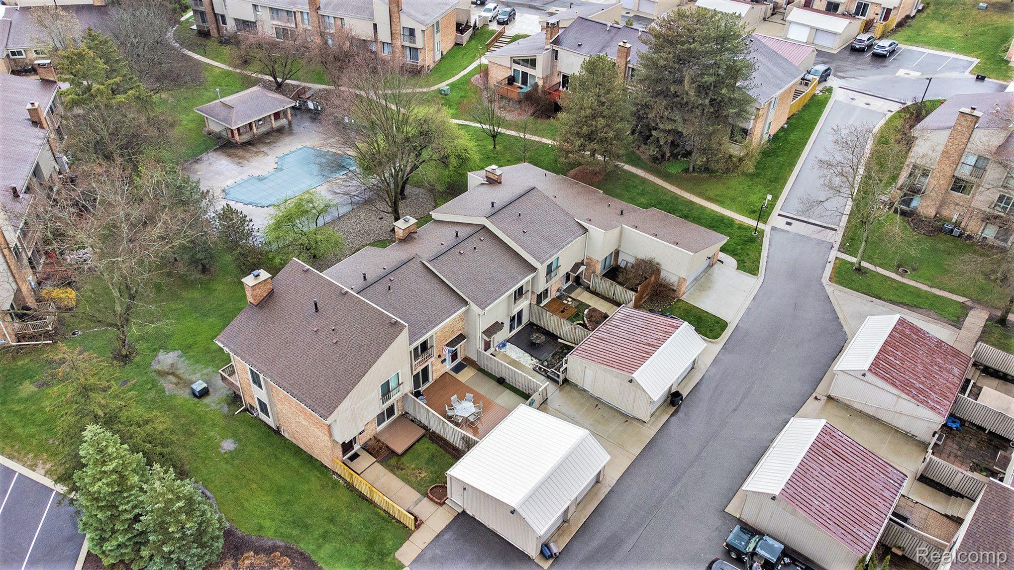 786 Oak Brook Ridge Drive Rochester, MI 48307 - Photo 28 of 31 Downtown Rochester