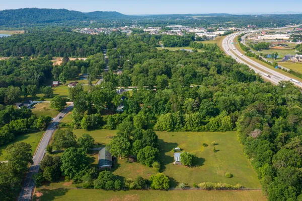 $400,000 | 6417 Ooltewah Georgetown Road, Ooltewah, TN 37363