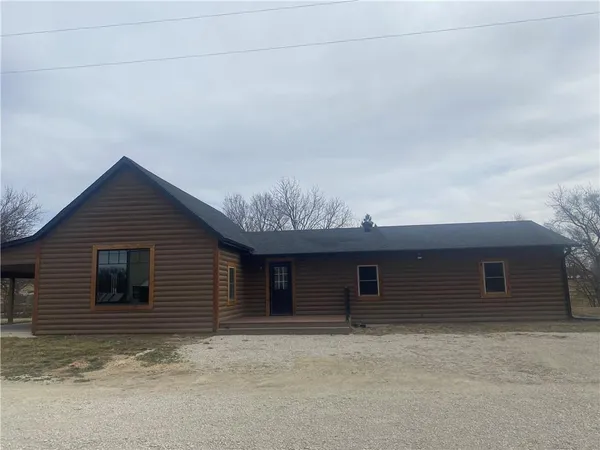 $290,000 | 21731 3rd Street, Onaga, KS 66521