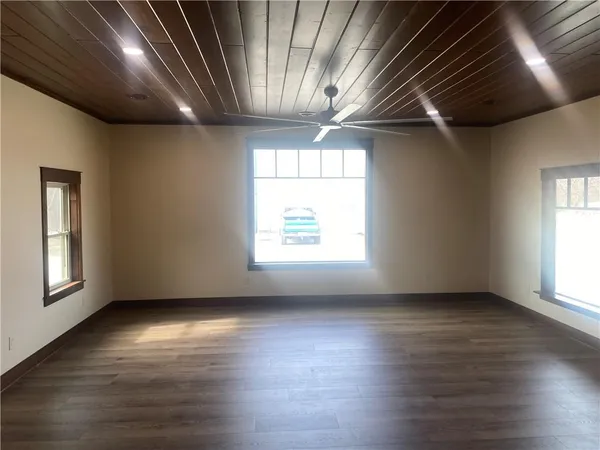 $290,000 | 21731 3rd Street, Onaga, KS 66521
