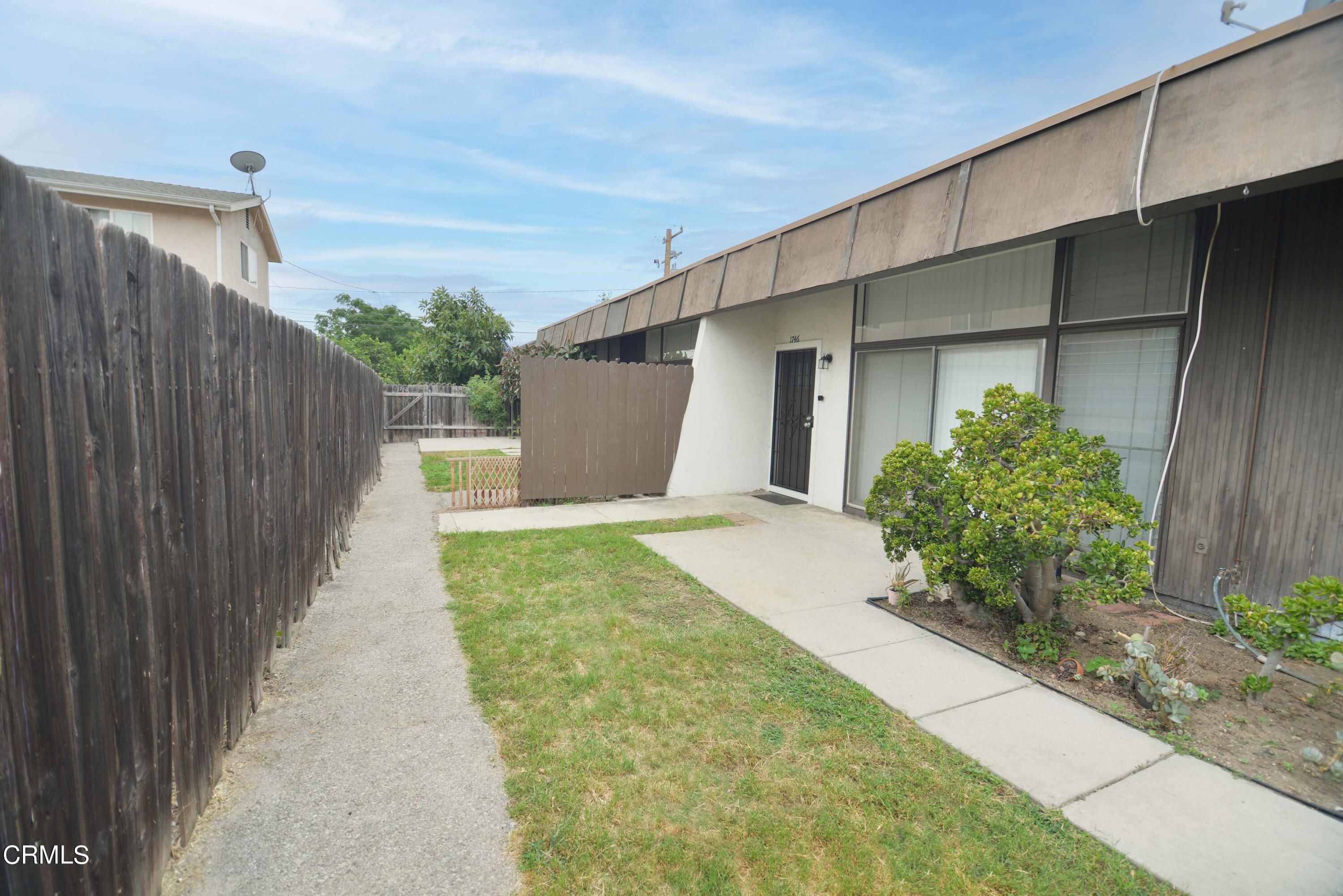 1746 Atchison Street Pasadena, CA 91104 - Photo 3 of 22 a front view of a house with garden