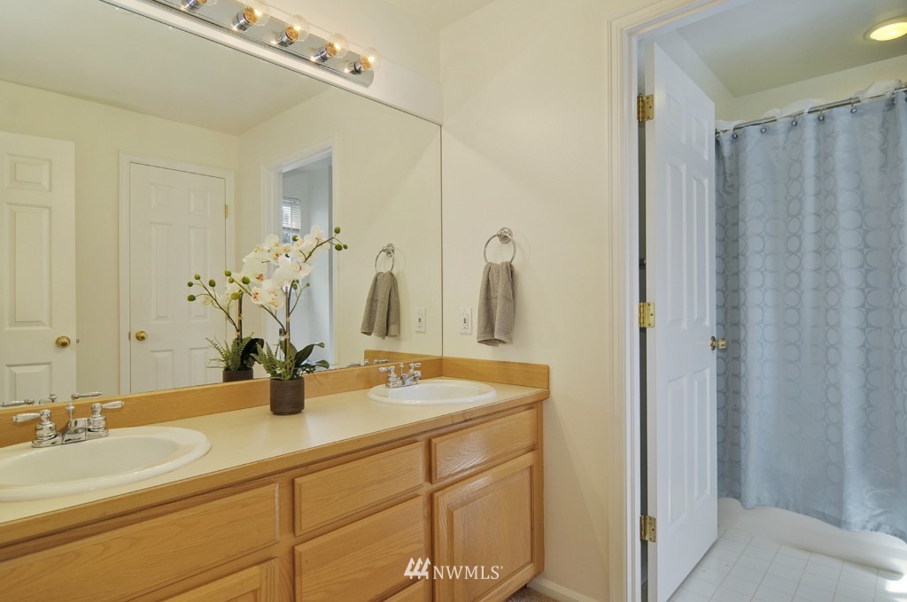 20107 29th Avenue Southeast Bothell, WA 98012 - Photo 17 of 22 Gallery Image 17
