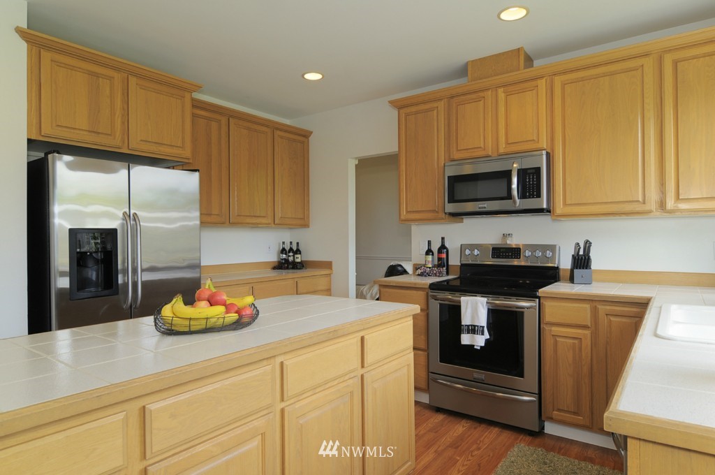 20107 29th Avenue Southeast Bothell, WA 98012 - Photo 7 of 22 Gallery Image 7