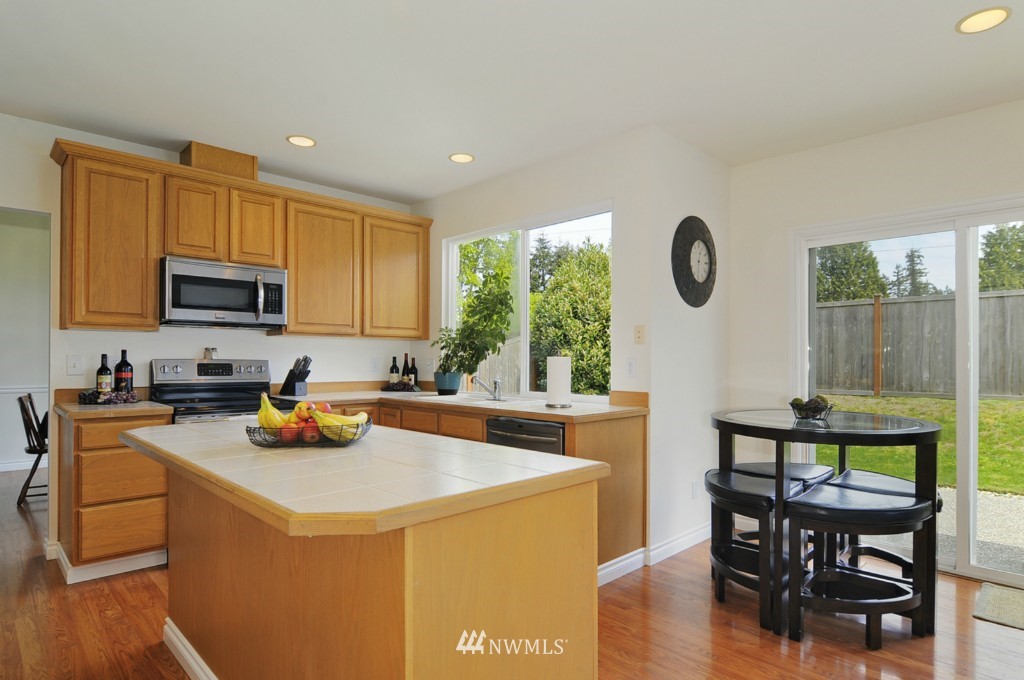 20107 29th Avenue Southeast Bothell, WA 98012 - Photo 8 of 22 Gallery Image 8