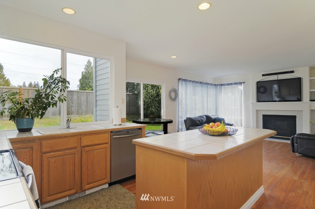 20107 29th Avenue Southeast Bothell, WA 98012 - Photo 9 of 22 Gallery Image 9