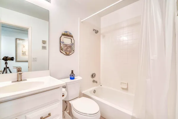 $2,900 | 1111 Duncan Circle, Unit 203, Palm Beach Gardens, FL 33418