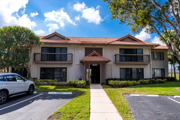 $2,900 | 1111 Duncan Circle, Unit 203, Palm Beach Gardens, FL 33418