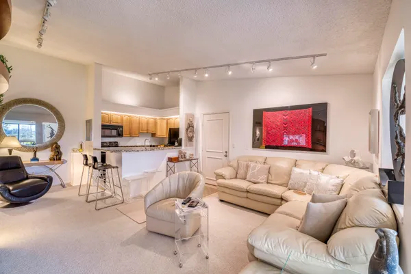 $2,900 | 1111 Duncan Circle, Unit 203, Palm Beach Gardens, FL 33418