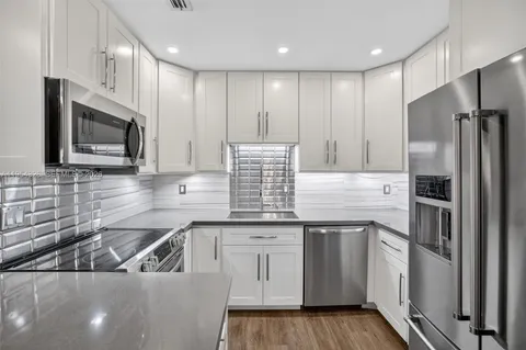 $399,000 | 6471 Bay Club Drive, Unit 3, Fort Lauderdale, FL 33308