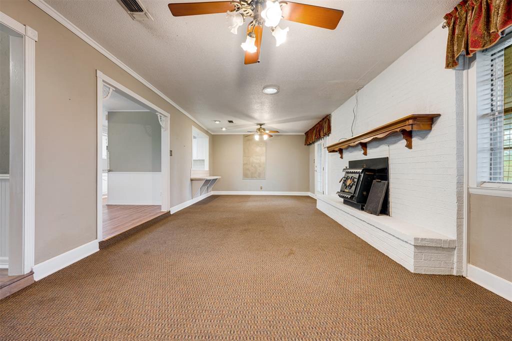 4025 Old Bonham Road Paris, TX 75460 - Photo 7 of 31