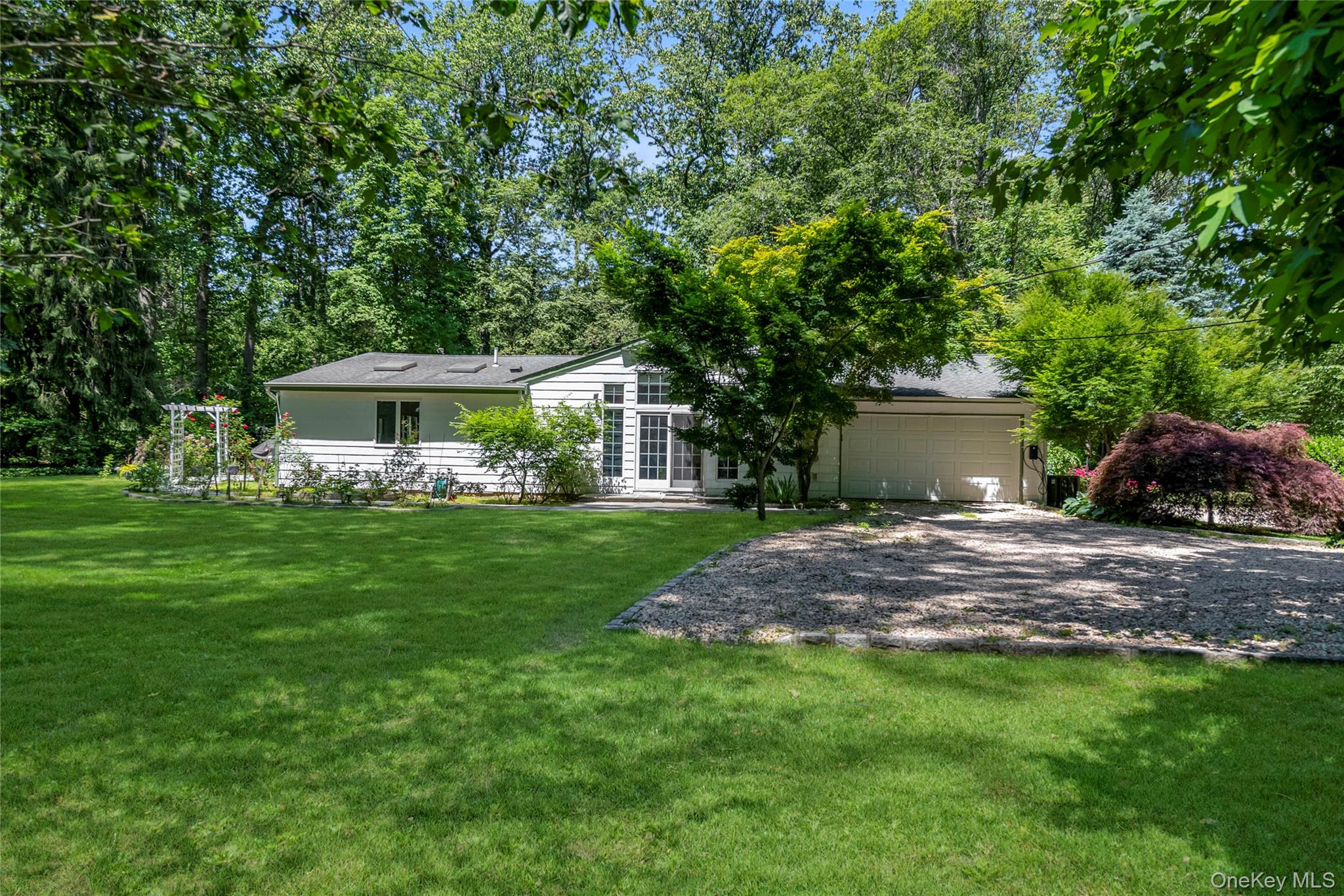 5 Eden Roc Drive Locust Valley, NY 11560 - Photo 20 of 30
