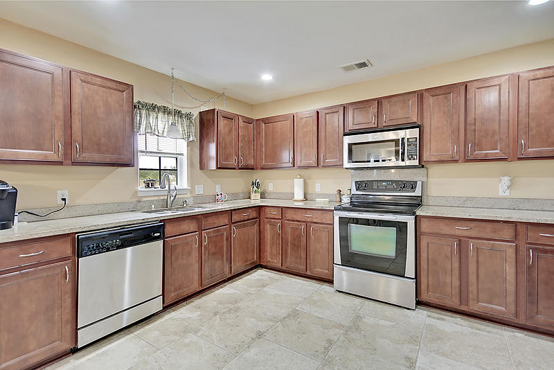 151 Decatur Drive Summerville, SC 29486 - Photo 13 of 46 IMG_0353_IMG_0368-copy