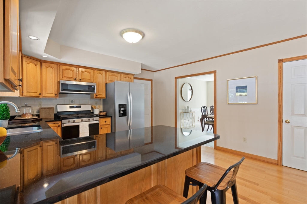 8 Vineyard Road Westford, MA 01886 - Photo 15 of 40 Gallery Image 15