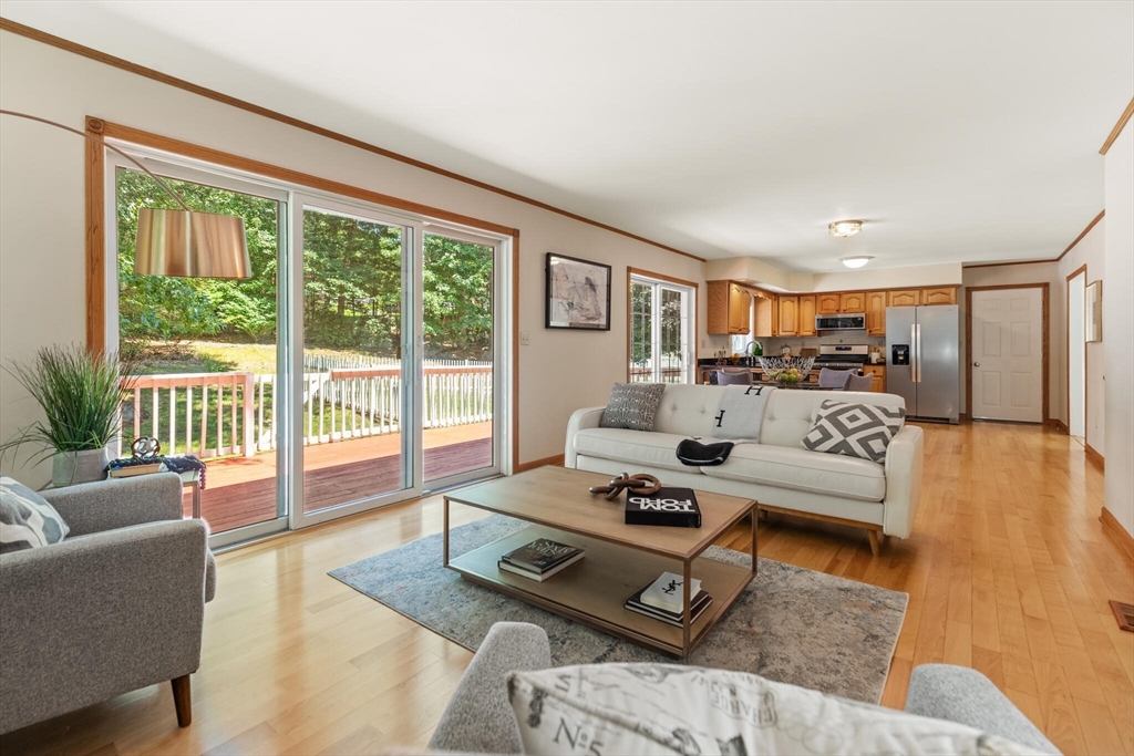 8 Vineyard Road Westford, MA 01886 - Photo 8 of 40 Gallery Image 8