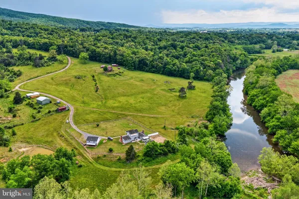 $1,580,000 | 795 Hideaway Farms Road, Edinburg, VA 22824