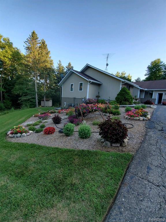 4210 Casey Road Dryden, MI 48428 - Photo 8 of 47