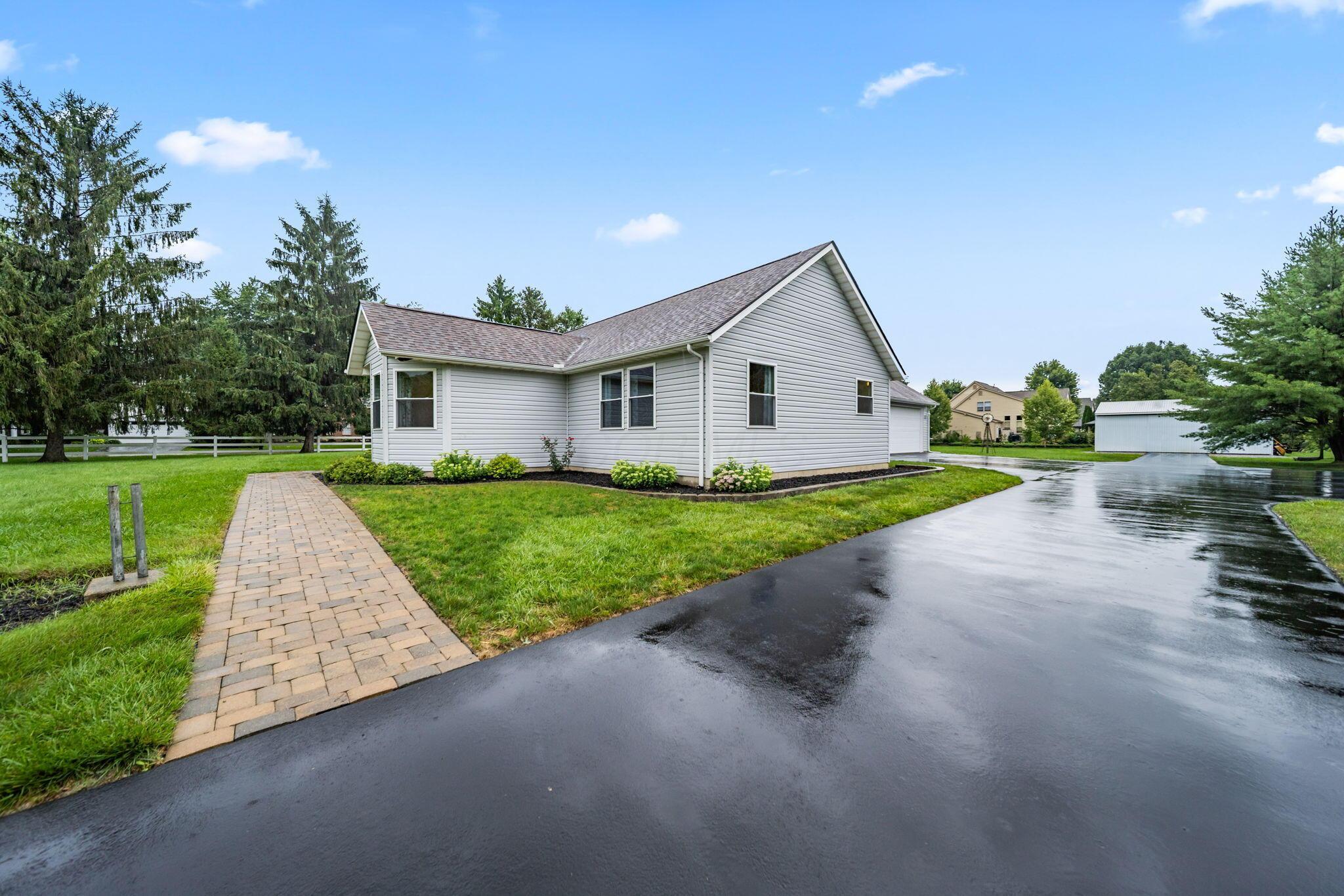 4384 Leppert Road Hilliard, OH 43026 - Photo 5 of 76 Side View