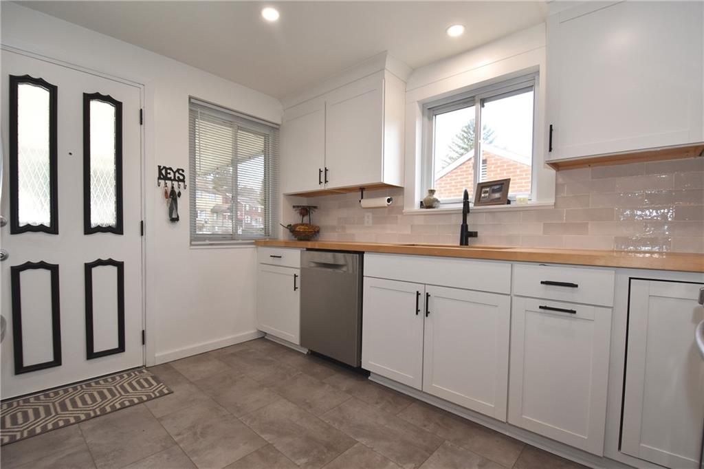 638 Agnew Road Pittsburgh, PA 15227 - Photo 8 of 23