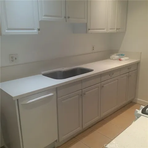 $2,350 | 2502 Manhattan Beach Boulevard, Unit 7, Gardena, CA 90249