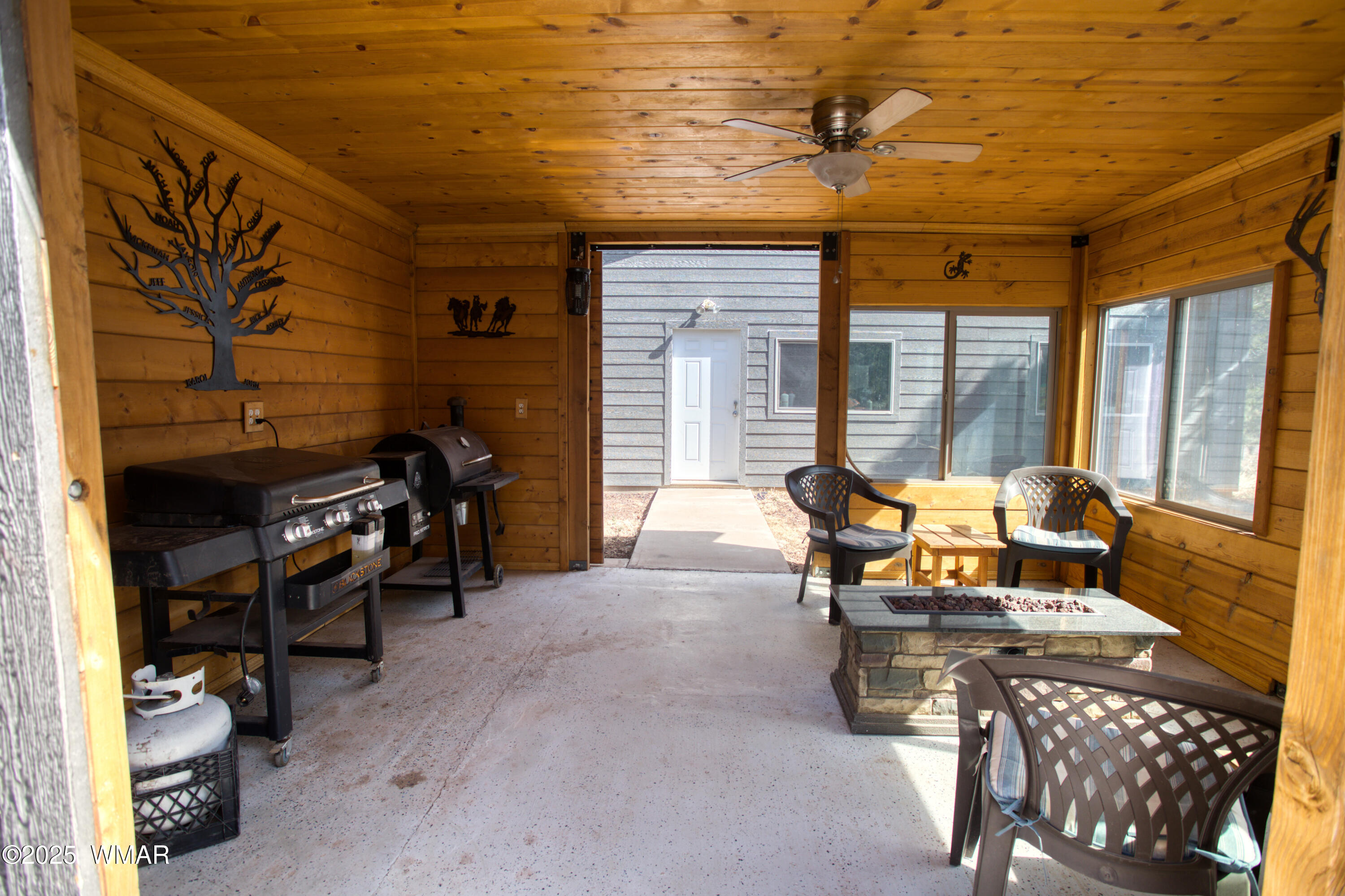 125 County Rd N3077 Show Low, AZ 85901 - Photo 23 of 70 33 BBQ AREA