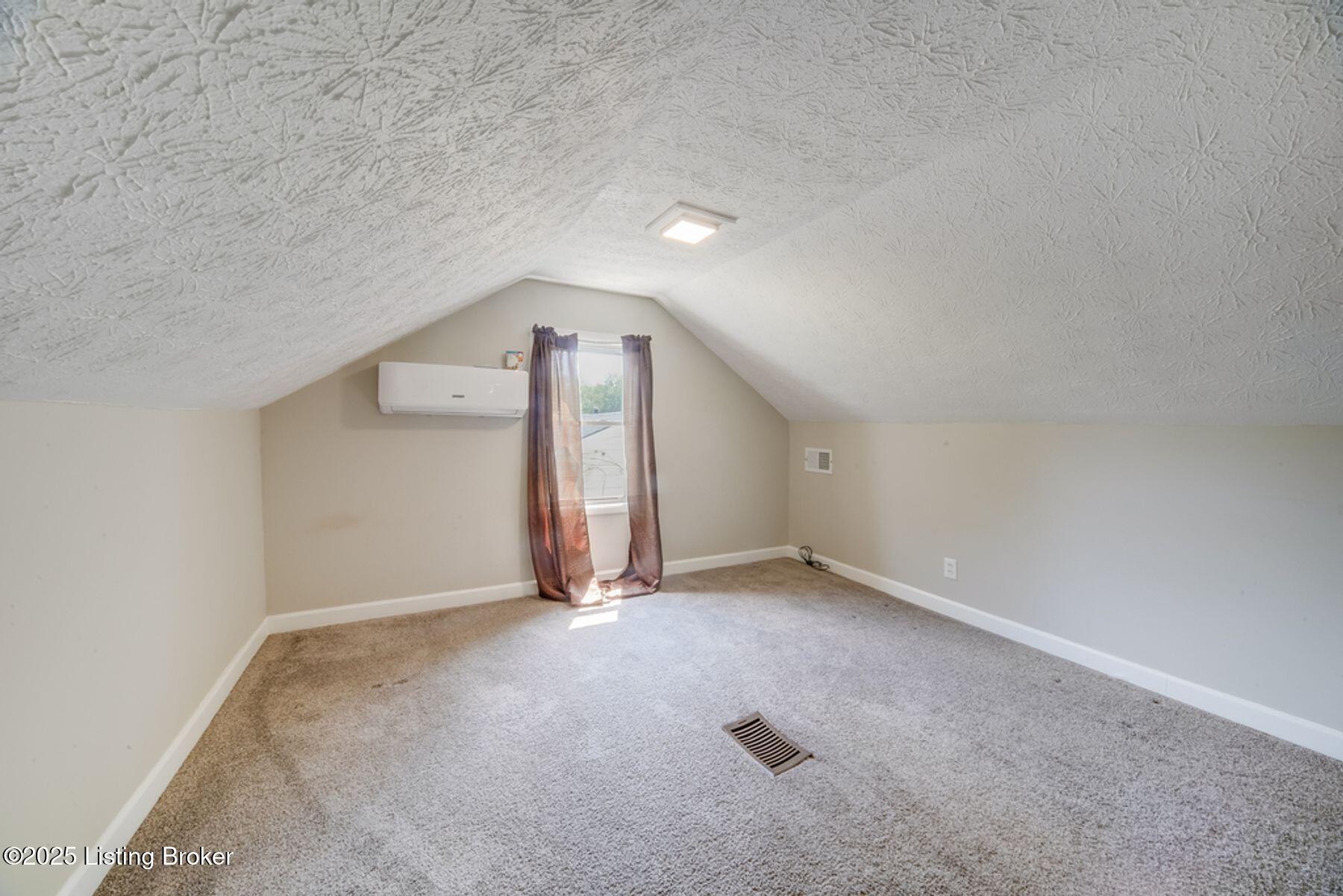 8208 Kerry Road Louisville, KY 40258 - Photo 10 of 18 photo_online_013