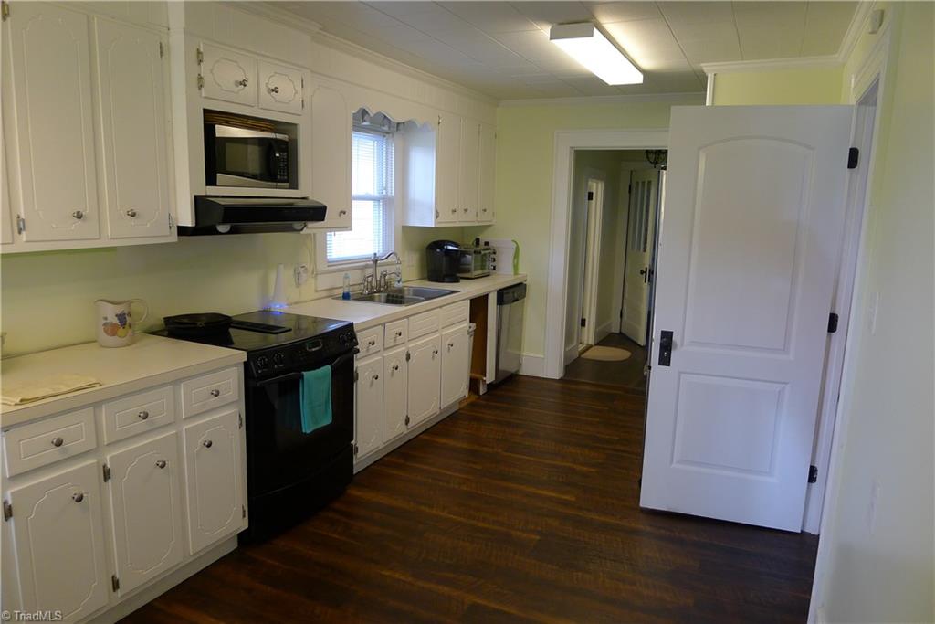 2081 Guerrant Springs Road Ruffin, NC 27326 - Photo 2 of 18 Kitchen