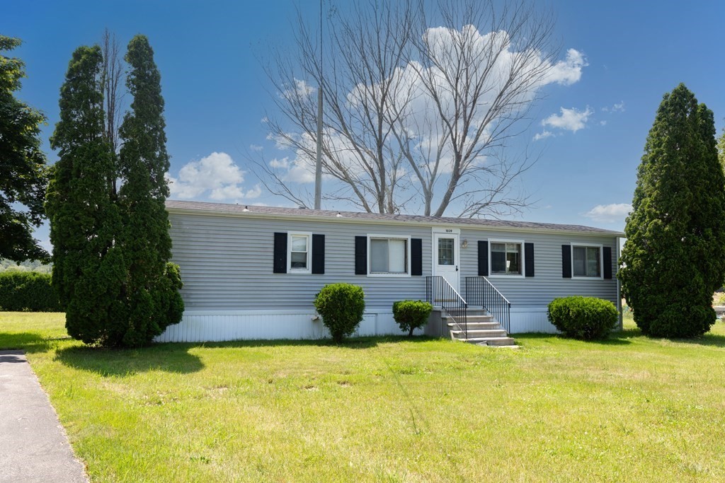 1309 Main Street, MA 02743 Compass