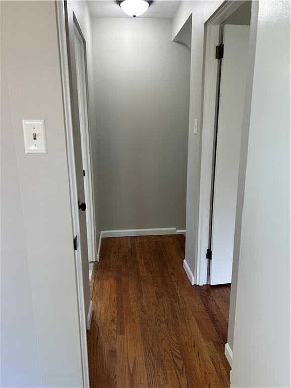 573 Cumberland Road Pittsburgh, PA 15237 - Photo 24 of 30 Upstairs hallway with Linen Closet