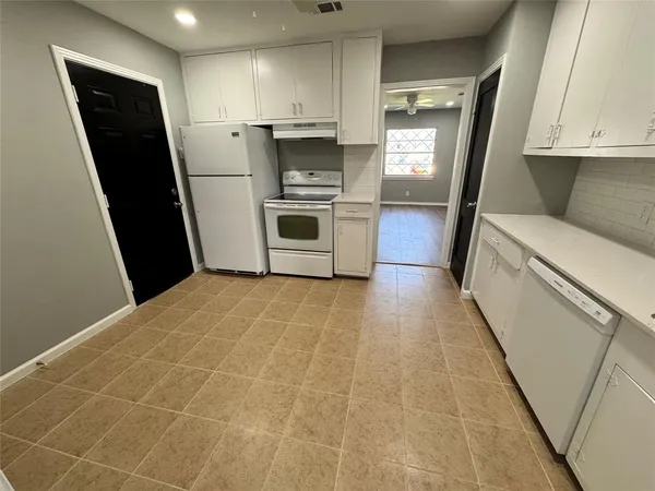 $1,750 | 3414 June Drive, Dallas, TX 75211