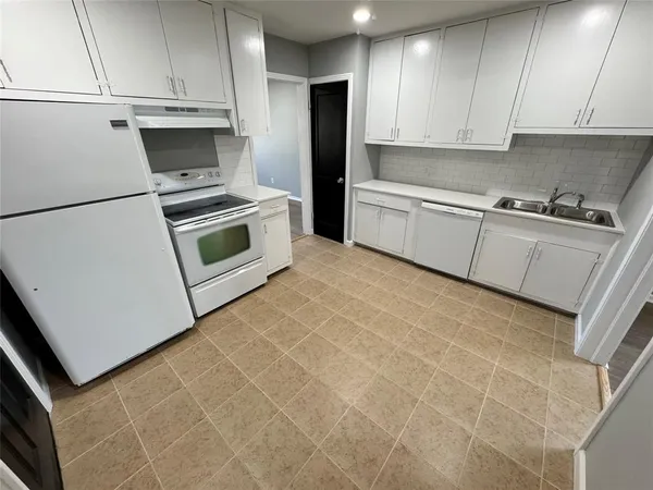 $1,750 | 3414 June Drive, Dallas, TX 75211