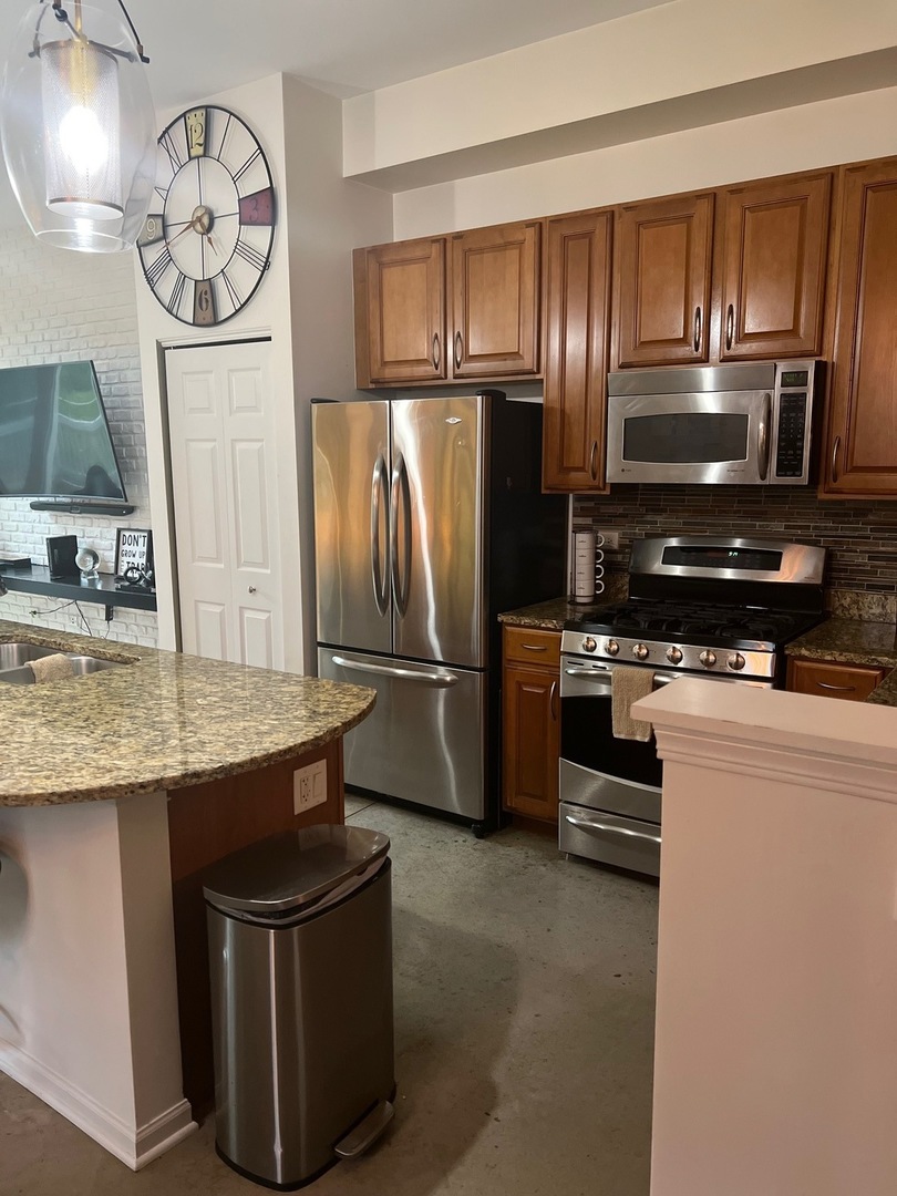 1702 Simms Street Aurora, IL 60504 - Photo 4 of 17