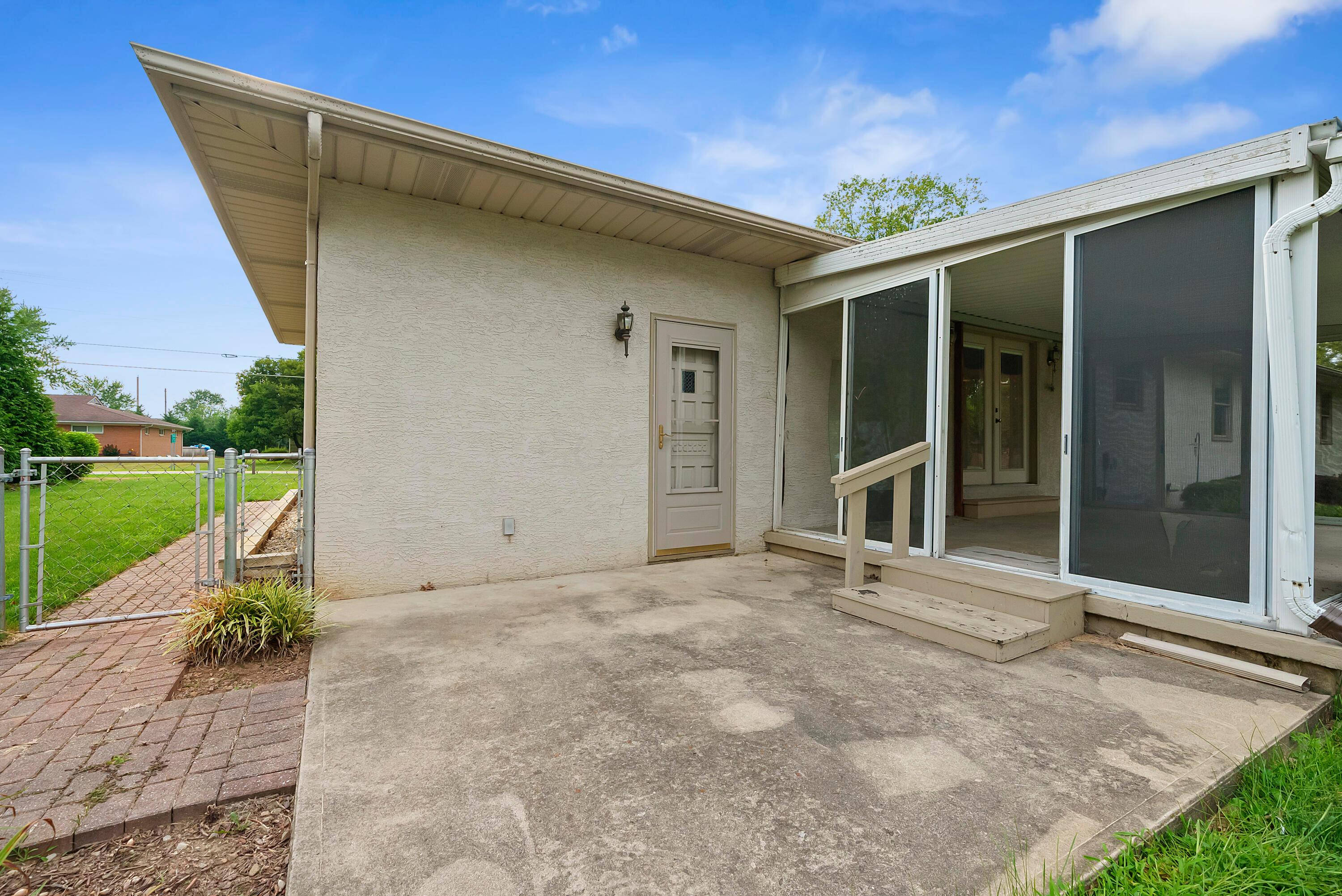 5500 Ebright Road Groveport, OH 43125 - Photo 51 of 55 Patio