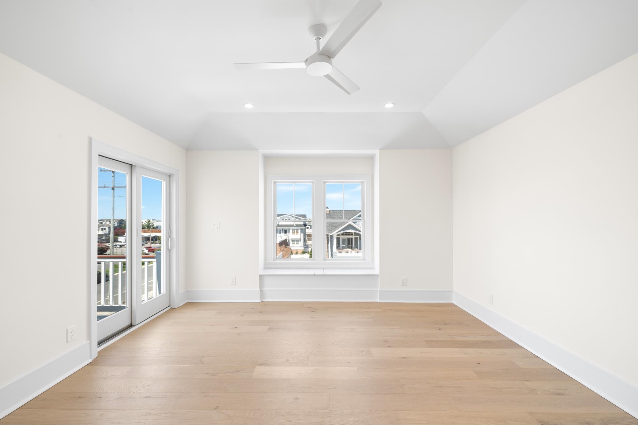188 34th Street Avalon, NJ 08202 - Photo 33 of 47 an empty room with windows