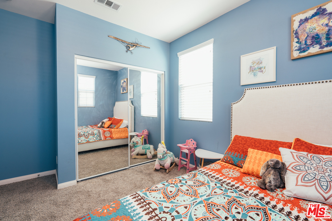 26370 Piazza Di Sarro Newhall, CA 91321 - Photo 26 of 35