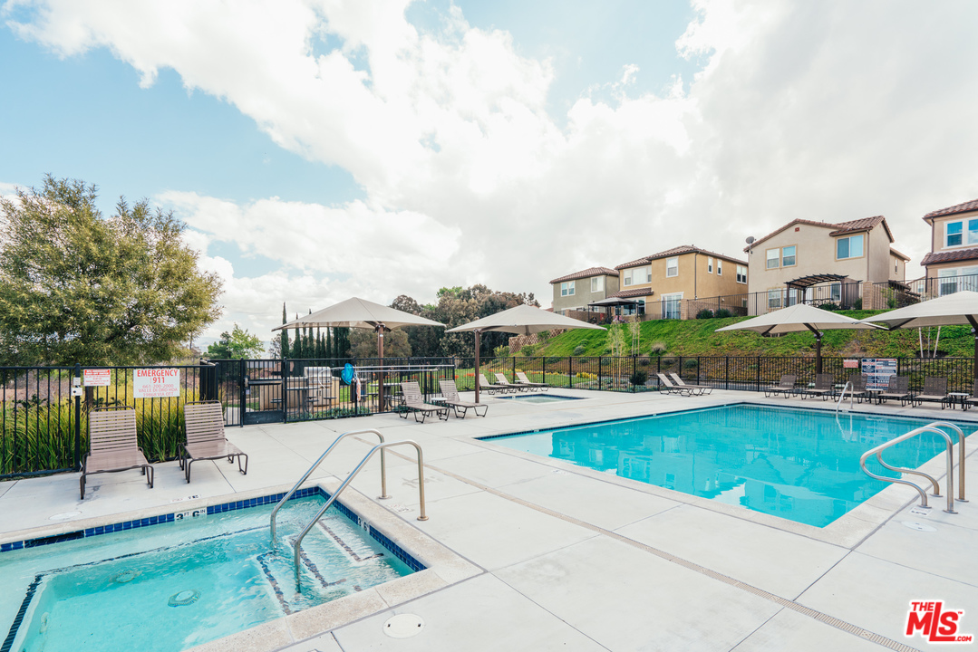 26370 Piazza Di Sarro Newhall, CA 91321 - Photo 34 of 35