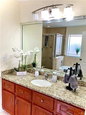 $2,000 | 2304 North 45th Street, McAllen, TX 78501