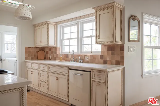 $7,800 | 11539 Sunshine Terrace, Studio City, CA 91604