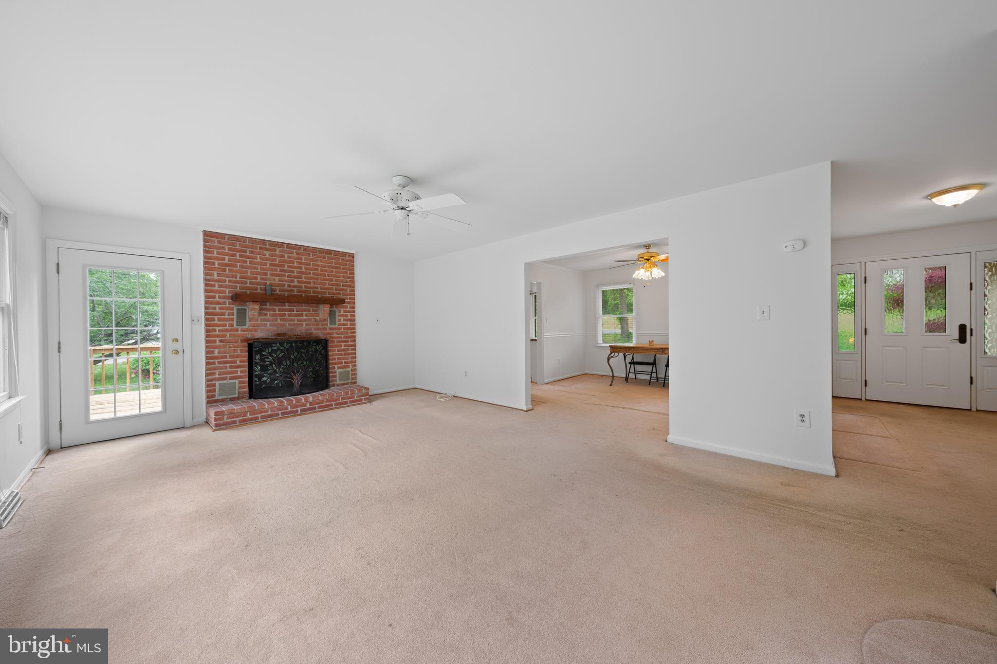 5681 Hardesty Road Sunderland, MD 20689 - Photo 18 of 49 Family Room