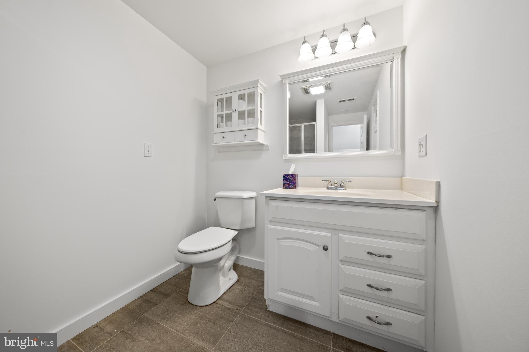 5681 Hardesty Road Sunderland, MD 20689 - Photo 38 of 49 Full Bath next to 4th Bedroom