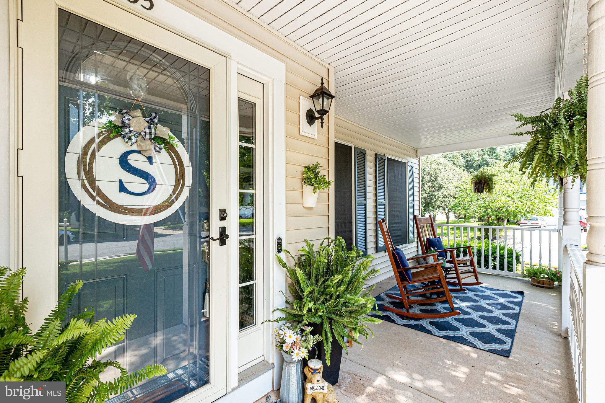 1935 East Beech Road Sterling, VA 20164 - Photo 4 of 41 Gallery Image 4