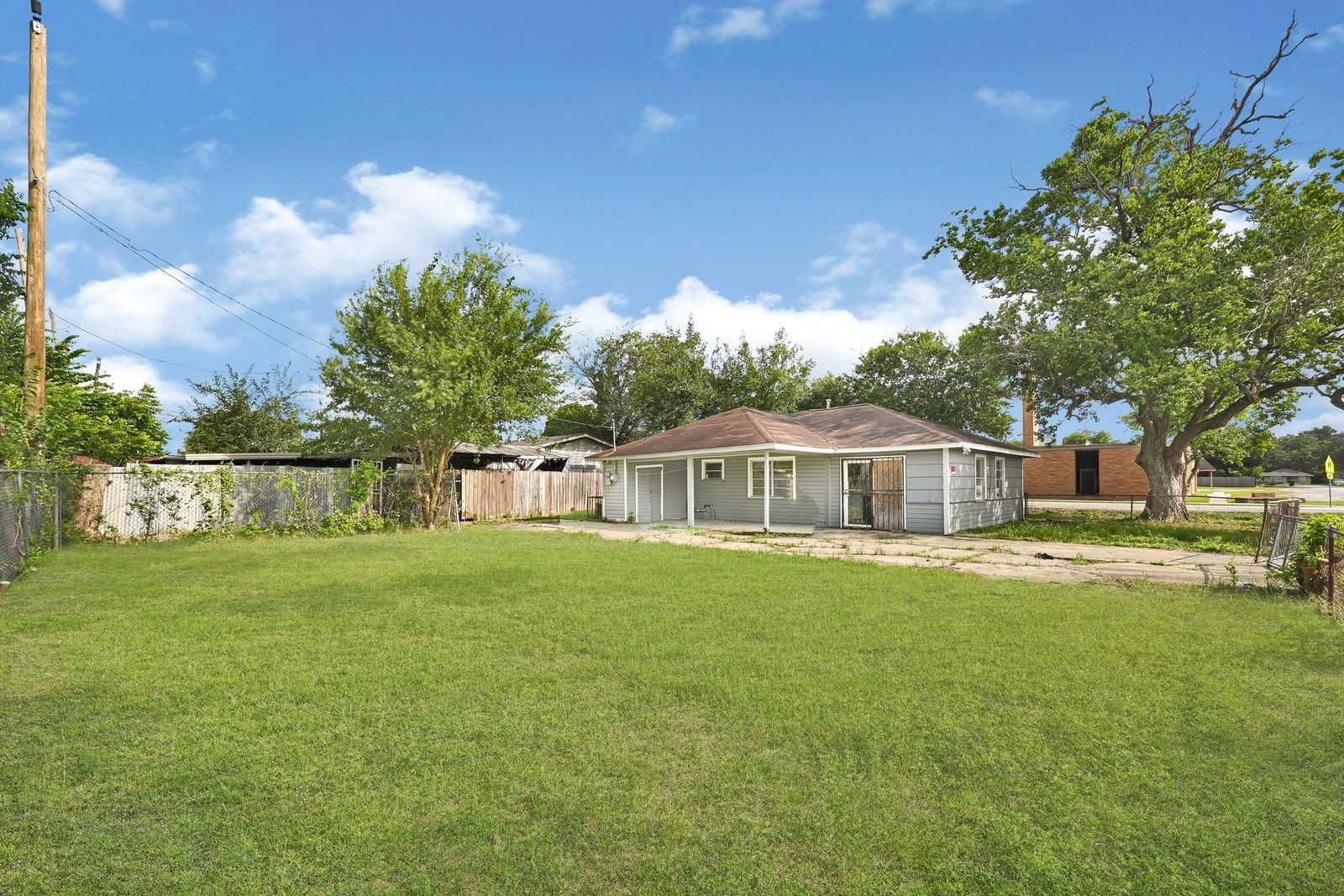 3910 Ward Street Houston, TX 77021 - Photo 2 of 21