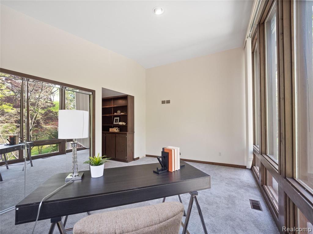 1125 Eton Cross Road Bloomfield Hills, MI 48304 - Photo 23 of 34