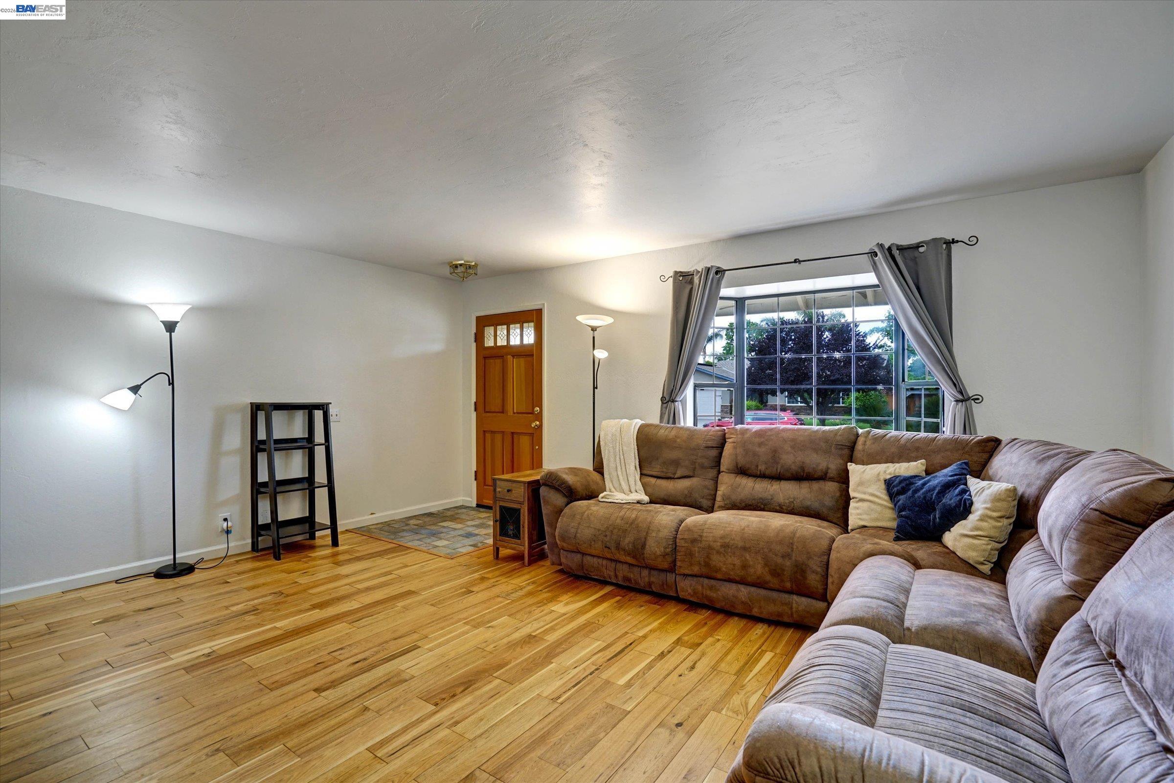 1463 Wilton Road Livermore, CA 94551 - Photo 9 of 34